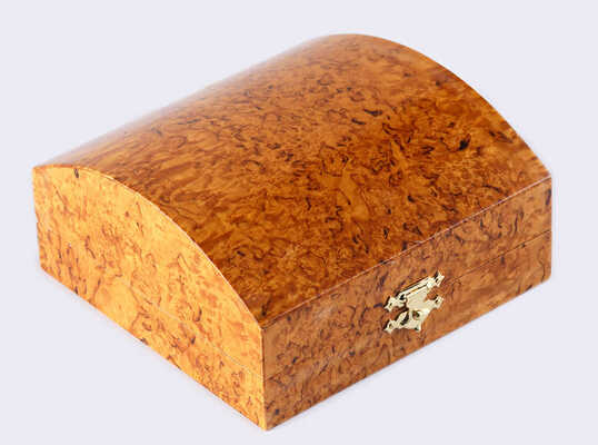 Серьги из золота 585 пробы, общим весом 26,04 грамма, с бриллиантами и рубинами